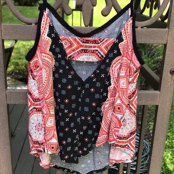 patterned tank - Picture 2 of 2